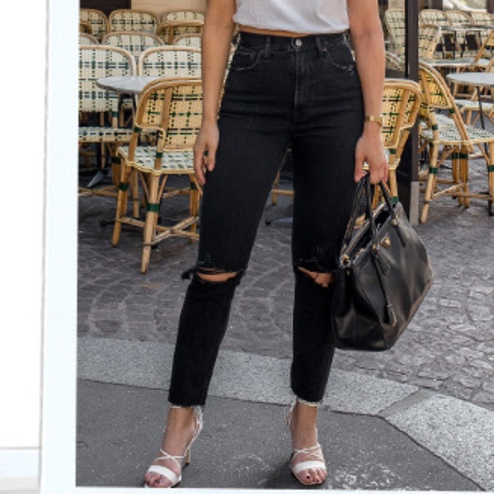 BLACK HIGH RISE DISTRESSED MOM JEANS